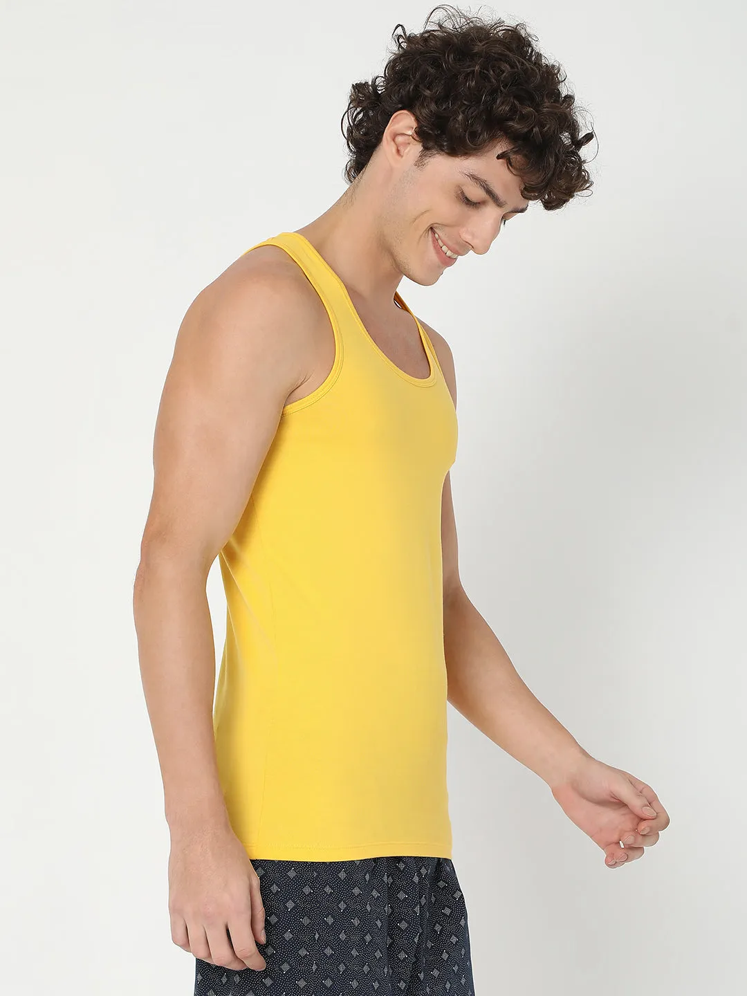 Men Premium Yellow Cotton Blend Regular Fit Vest - Underjeans By Spykar